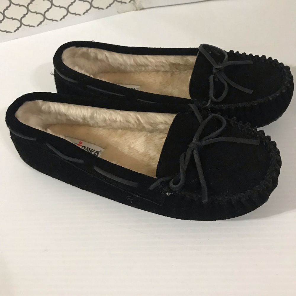 NWOT Minnetonka Cally Slipper Size 11
